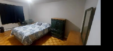 Belle grande chambre meublée dans un 5 ½ chaleureux et rénové- T Image# 2