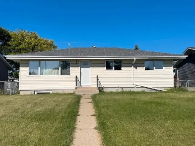 Home for rent (13524 126 St NW) Image# 4