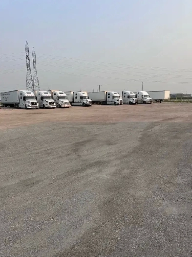 Semi Truck and Trailer for Rent Image# 1