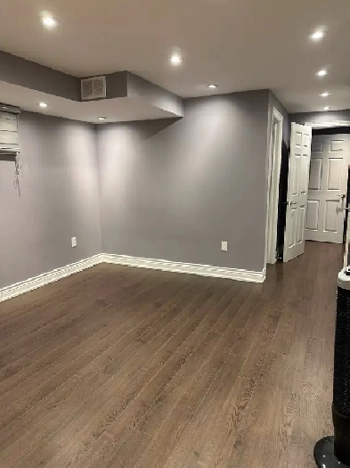 Walk out Basement for Rent Woodbridge (Vaughn) Image# 8