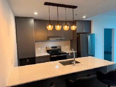 Condo de luxe a louer Image# 11