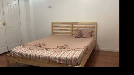 Room available for 3 girls in brampton in sharing Image# 4