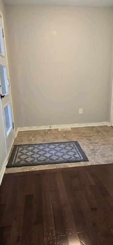 Cozy 4-Bedroom Semi-Detached Home for Rent – Prime Location! Image# 4