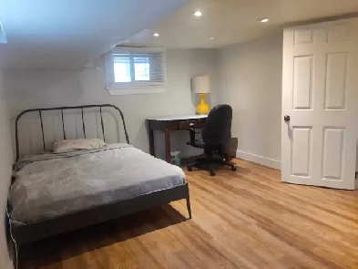 Cozy furnished room close to Islington Subway  Aug 1 Image# 7