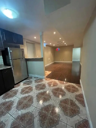 LARGE 2 BEDROOM FOR RENT Image# 3