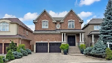3,435 Sq. Ft. house in Upper Thornhill Estates! Image# 1