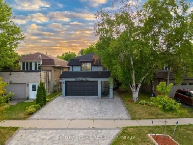 Stunning home in prime Thornhill (in-law suite!) Image# 1