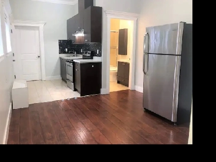 Gorgeous & Modern 2 Bedroom Suite Image# 6