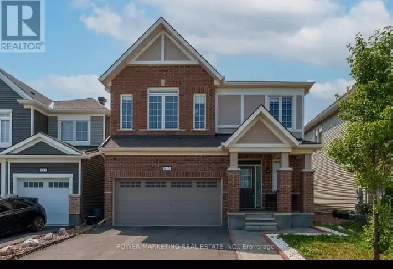 Luxury 5-Bedroom Home with Double Garage in Half moon bay Image# 4