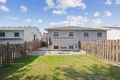 Beautifully Maintained Raised Bungalow Perfect for Retirees! Image# 1