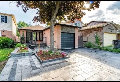 - Three (3) Bedroom House (Upper)  - $3000 - Oct 1st - Image# 2