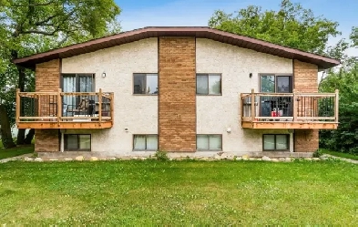 Updated 2 bedroom apartment available immediately! Image# 5