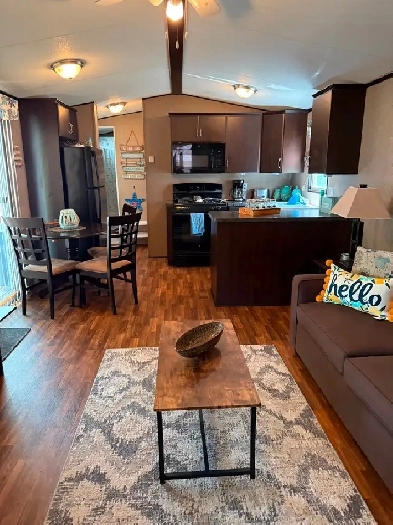 Remarkable cottage in the desirable Resort Image# 1