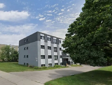 SPACIOUS 2 BRM APT. WITH LOTS OF LIGHT, CLOSET SPACE, ETC. Image# 1