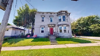 Excellent owner occupied fourplex opportunity Image# 12