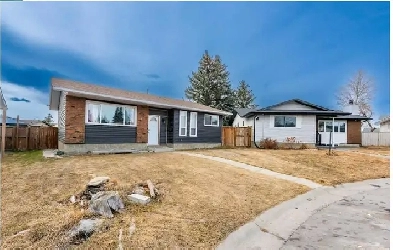 Beautiful 5 bedroom and 2 bath bungalow home! Image# 4
