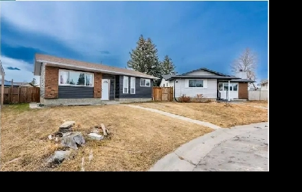 Beautiful 5 bedroom and 2 bath bungalow home! Image# 4