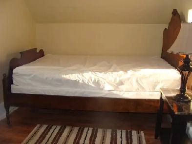 Furnished room for rent / Chambre a louer meublé Image# 4