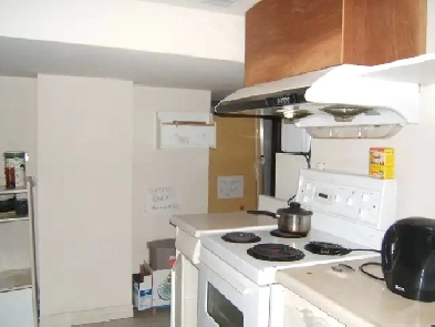 Basement rooms 5min to Mc for students rent only(Licensed house) Image# 1