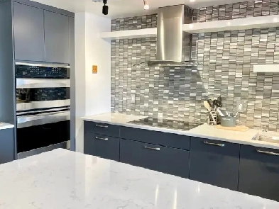 Spacious Downtown Loft for Rent – 2 Bed   Den | 2 Bath Image# 9