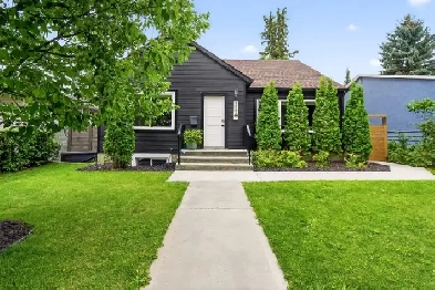 Stunning 1.5 Storey in Holyrood Image# 1