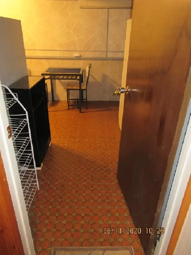 $795.00 FURNISHED EDMONTON 89 Ave.& 180 St by WEST EDMONTON MALL Image# 5
