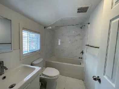 HOUSE FOR RENT! 3 Bedroom and 2 Bathroom Entire House Image# 1