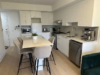 Condo à louer 4 1/2 Plateau Mont-Royal meublé et stationnement Image# 2