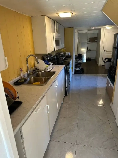 3-Bedroom Walkout Basement – Available Sept 1st Image# 1