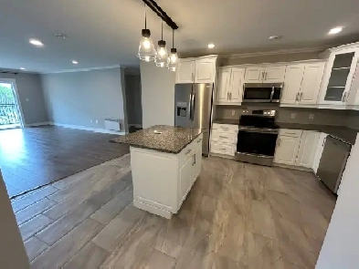 2 bed and 2 bath - 208 Shakespeare Drive in Stratford Image# 5