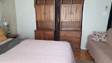 Chambre meublée non-fumeur/disp 1 septembre-700$-métro Angr/Monk Image# 1