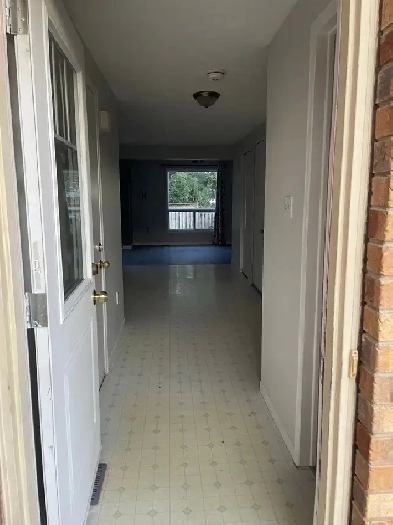 Rent  this lovely Spacious 3 bedroom family in Guelph Ontario Image# 5