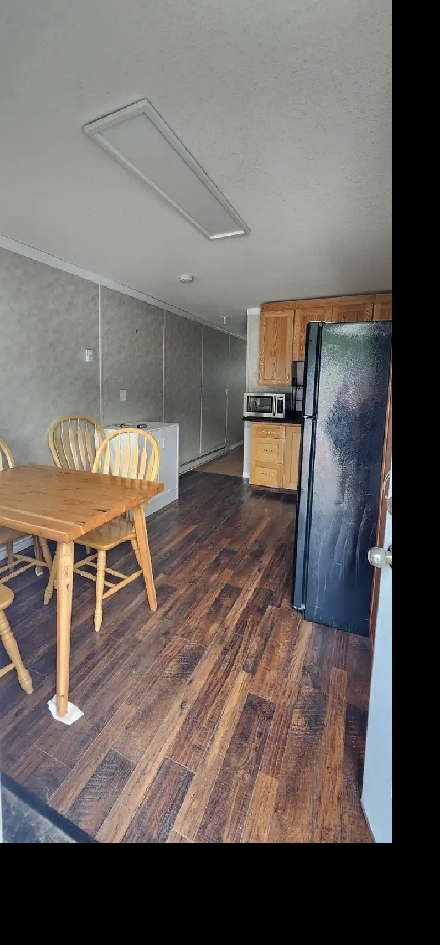 Bachelor suite for rent Image# 5
