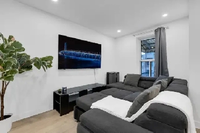 Furnished 3-Bedroom Duplex – Ville-Marie, $2,750/month (Parkin) Image# 6