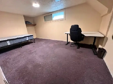 Room for rent $695 available Image# 1