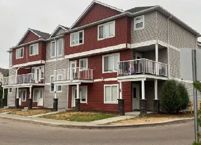 3 BR, 2.5 Bath Townhouse for Rent in Rutherford Avail. by August Image# 1