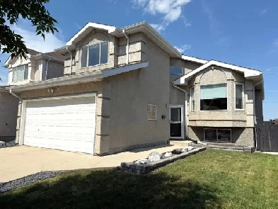 Riverbend Cabover 3 Brs 2 Baths Dbl. Gar, ONLY $499,900! Image# 1