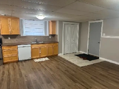 modern 2 Bed, 2 bath on Rainbow Creek Image# 7