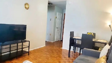 1 Bedroom, 1 Bathroom Apartment. Prime Location Image# 1