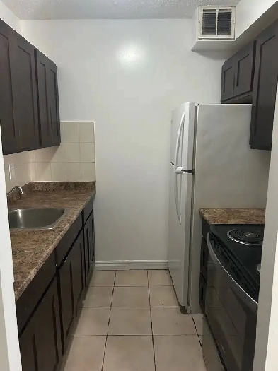 A room available. All bills included Image# 6