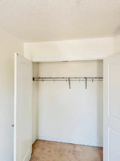 room for rent available in brampton Image# 2