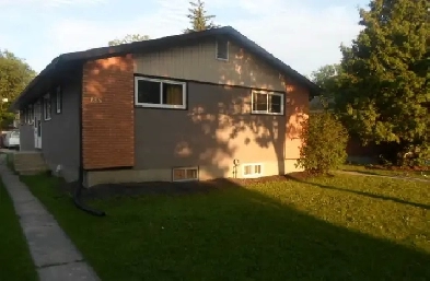 Nice 2-bdr duplex with full basement and free parking for 2! Image# 5