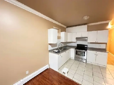 Spacious 2 Bedroom Basement Suite Located in Surrey for Rent Image# 2
