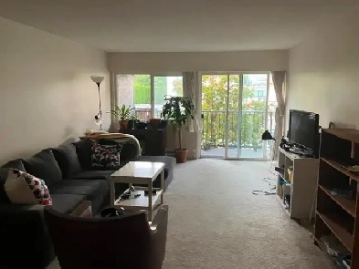 Look for Roommate to share 2 bedroom apartment with Image# 1