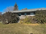 3 bed 1 bath upstairs unit for rent in well cared for house. Image# 9