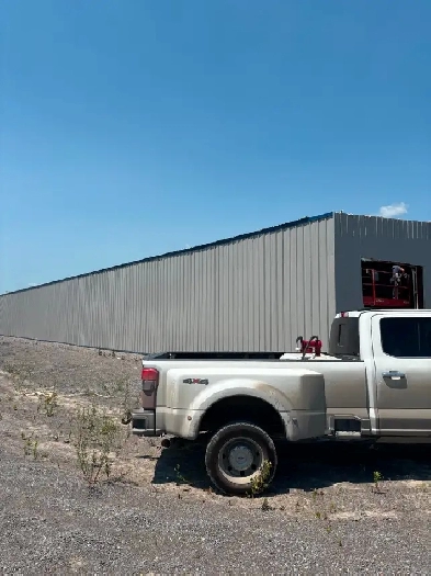 10,000 SF Industrial Building Located in 4.5 Acres Ind. Land Image# 1