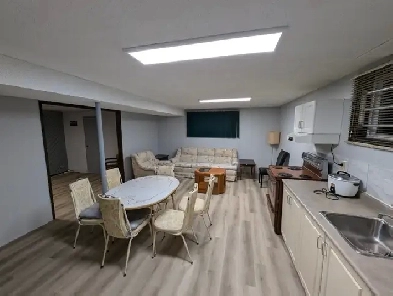 2 Bed   Den / 1 Bath / Lauderdale Gem! Image# 15