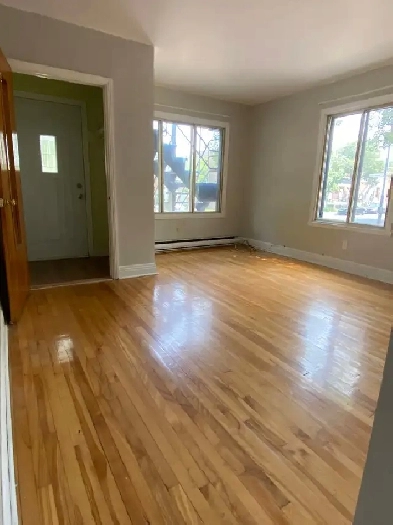 Immediate occupancy for a bright, clean, 3 ½ apartment Image# 2