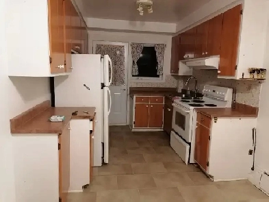 NDG 5 1/2 Lower DUPLEX, UNHEATED semi-detached Image# 1