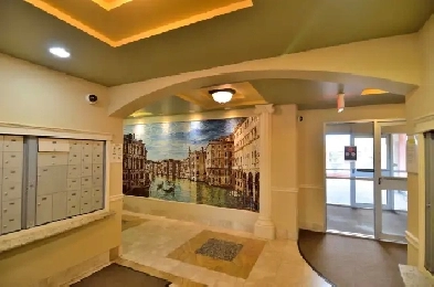 Elegant 1-Bdr   Den with underground parking Image# 2